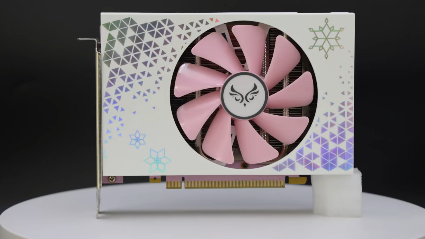 ZEPHYR показывает красивую видеокарту GeForce RTX 4060 Ti в форм ...