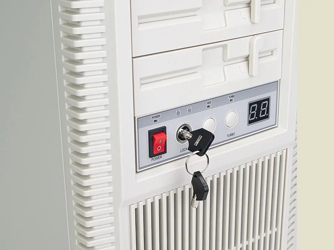 SilverStone начала продажи ретрокорпуса FLP02